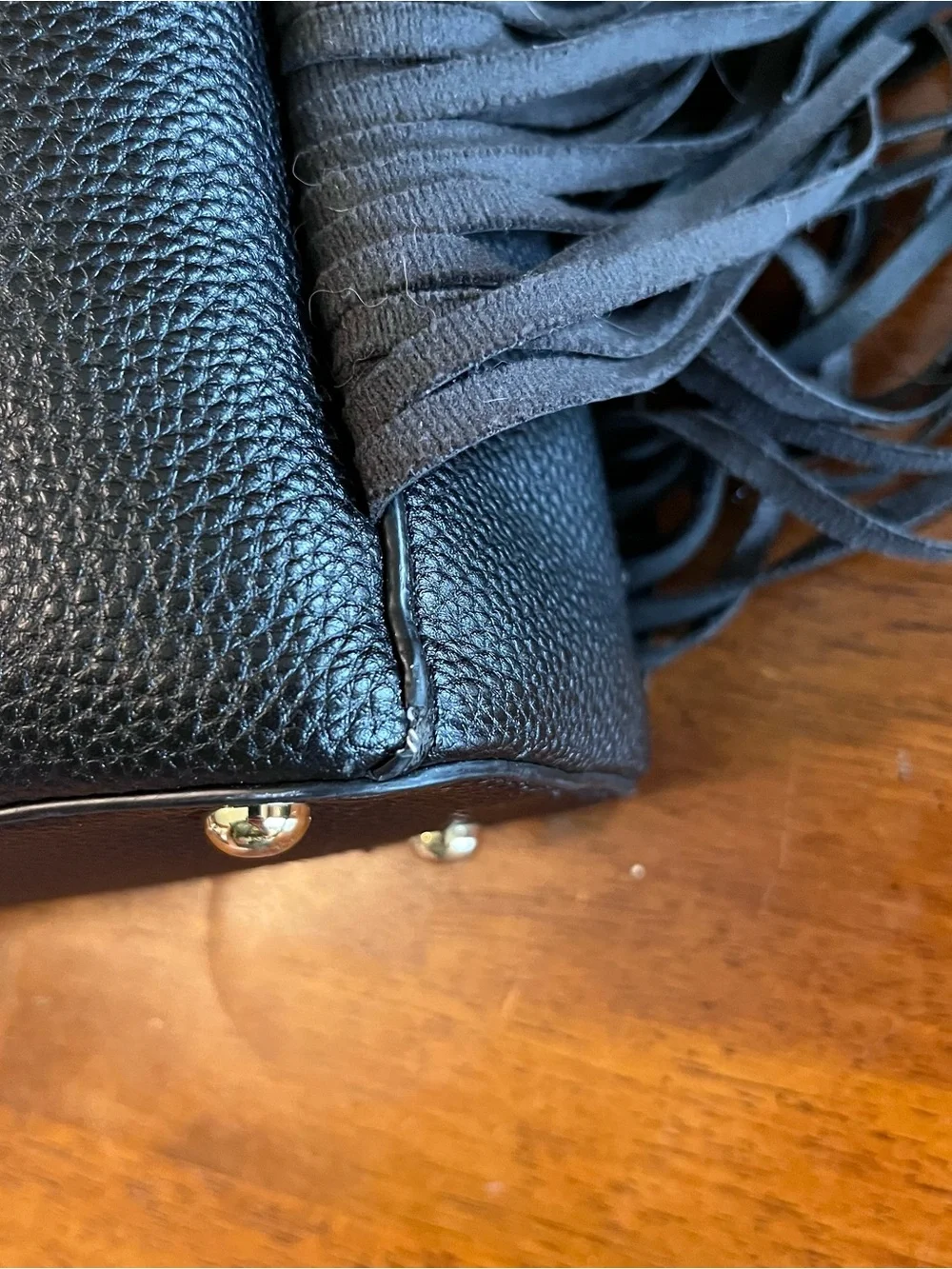 Carolina Hill compact black